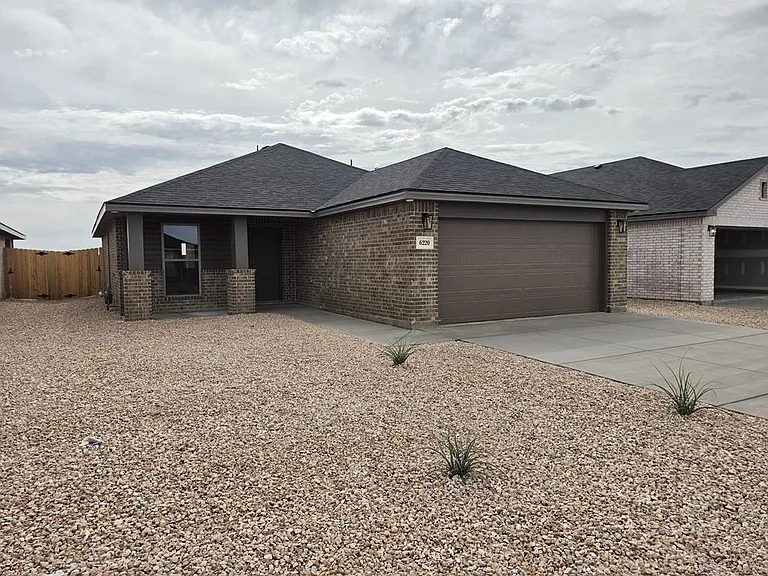 6220 Kingsville St — Photo 1