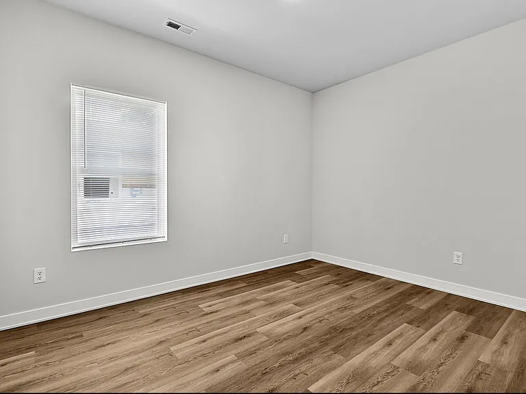 3947 Rookwood Ave #B — Photo 17