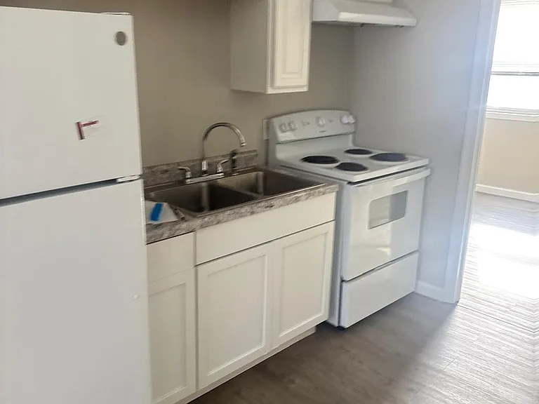 1328 Juniper Dr #7 — Photo 6