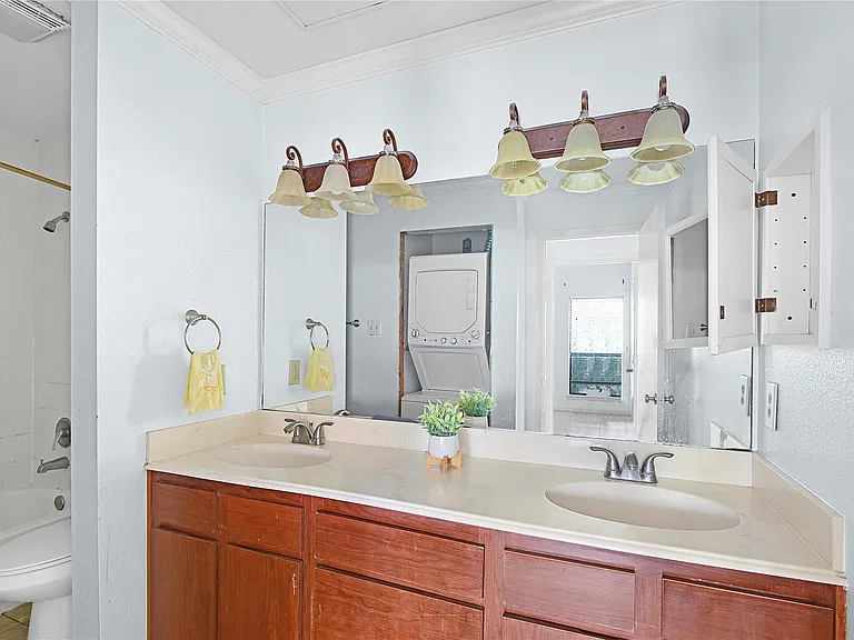 10051 Westpark Dr #205 — Photo 9