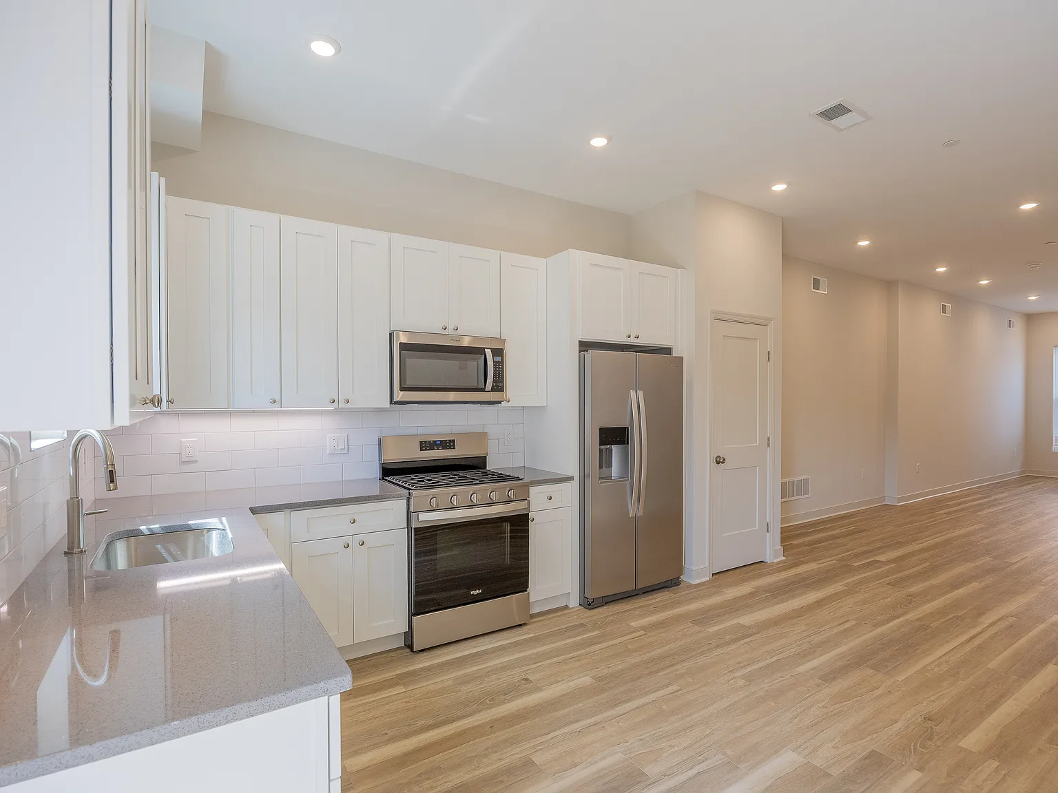 2600 Wharton St — Photo 2