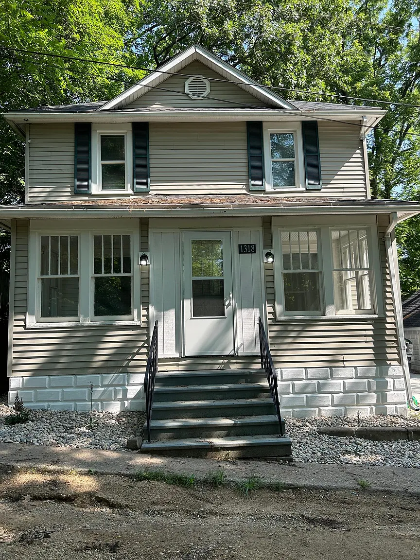 1318 Jefferson Ct photo 1