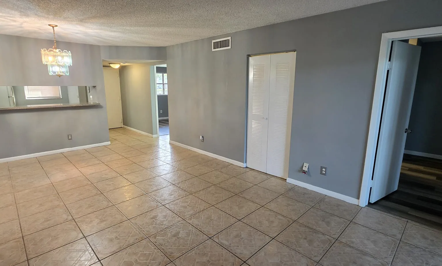 Centergate Dr, Miramar — Photo 1