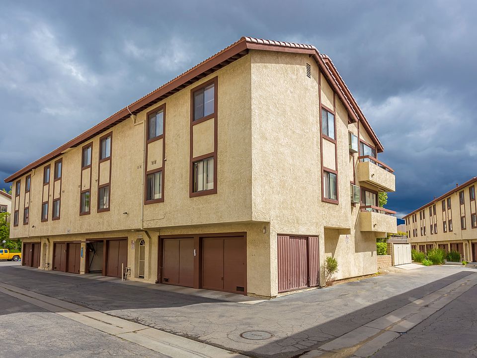 FHA & VA Approved 3 bedroom 