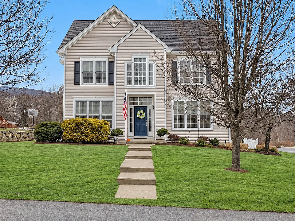 2 Ainsley Ct