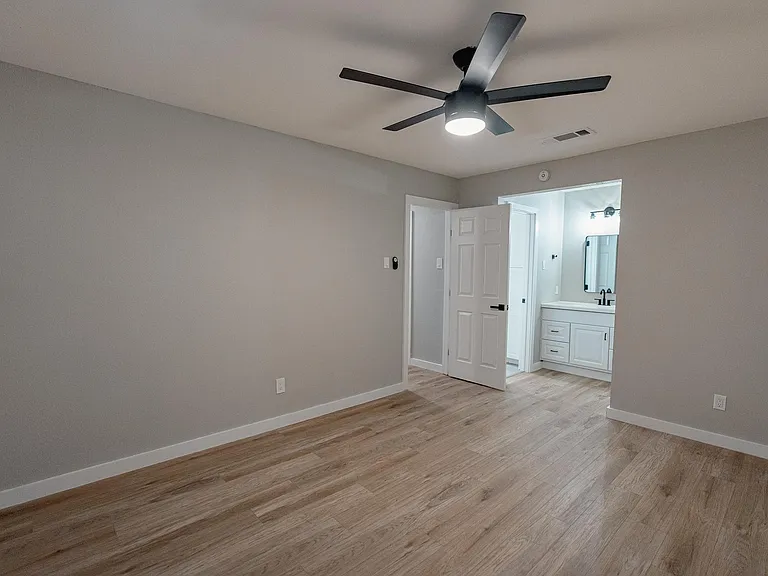 2027 Lucerne Cir — Photo 19