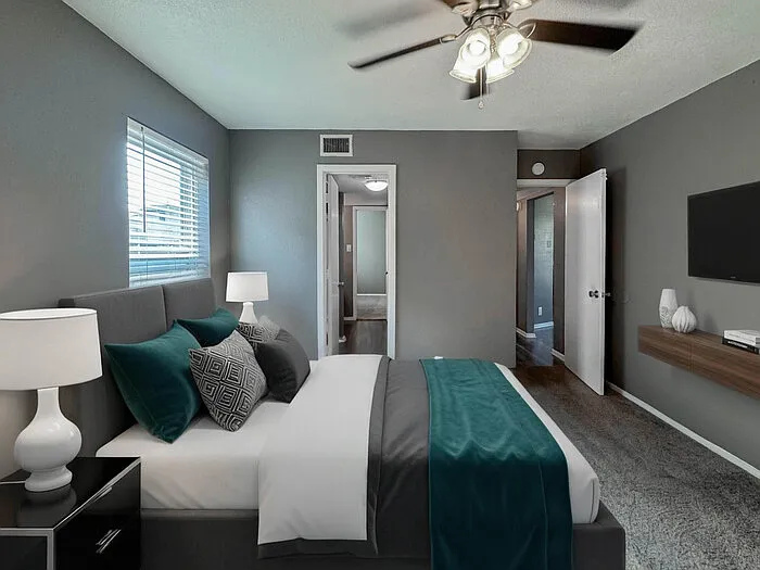 2225 Stella St #3 — Photo 1