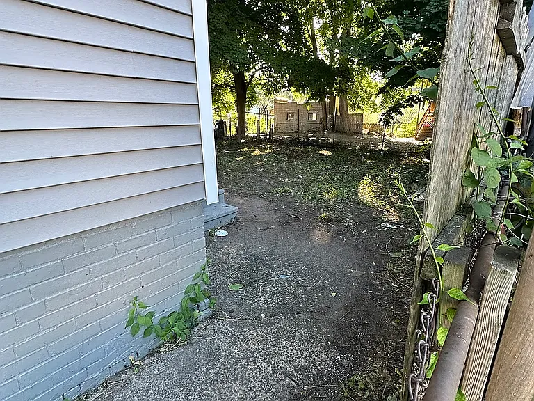 69 Frank St #A — Photo 19