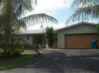 911 SW 27th Pl, Boynton Beach, FL 33435