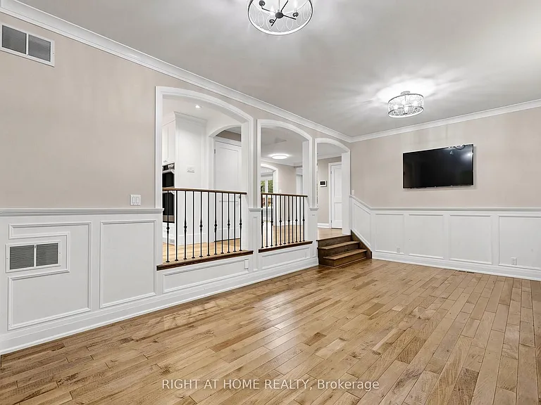 67 Bonnyview Dr — Photo 15