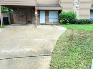 8 Creekmont Ln, Longview, TX 75605