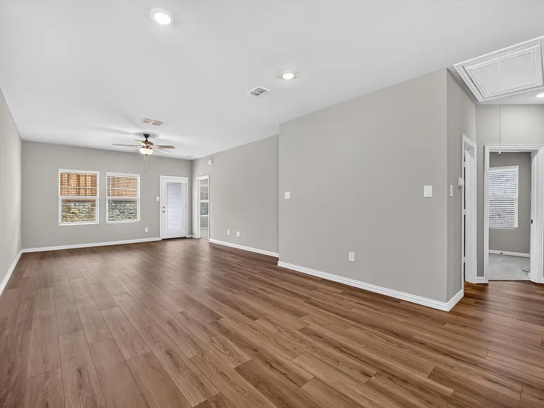 512 Dorothy Dr — Photo 9