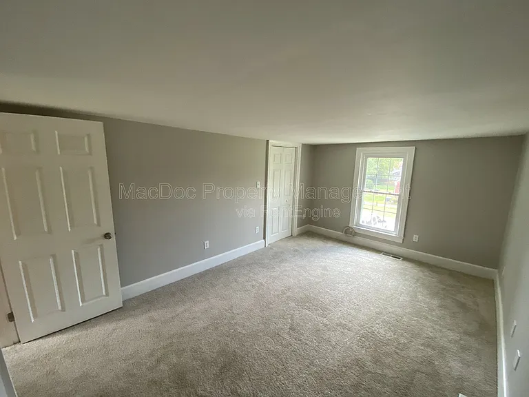 210 Milford St #B — Photo 13