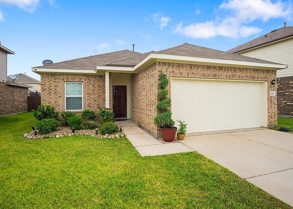 1st image of 2208 Ruby Dr