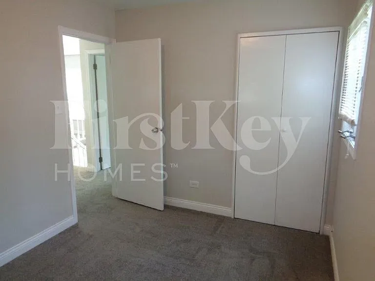 451 E Mulberry Ct — Photo 11
