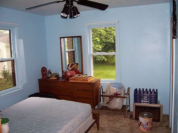 3rd image of 1314 Putnam Ave