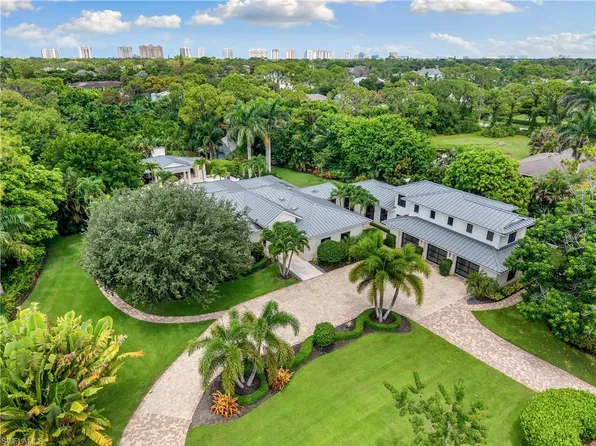 233 Ridge DR, NAPLES, FL 34108