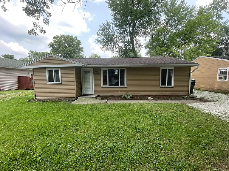 1704 S Lindell Dr — Photo 1
