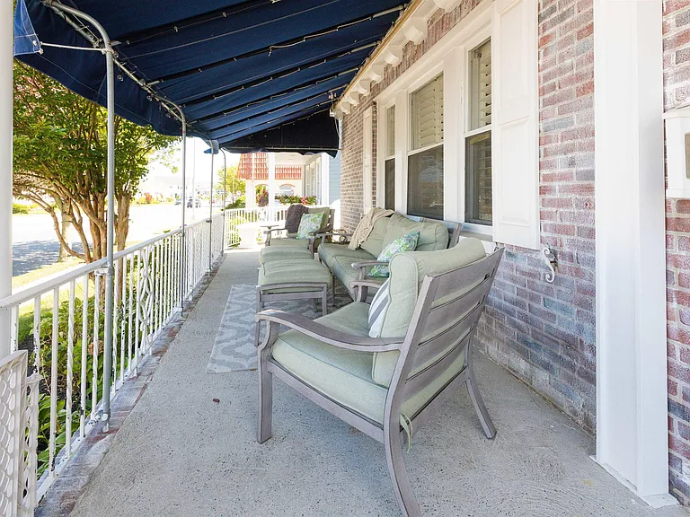 8310 Ventnor Ave — Photo 4