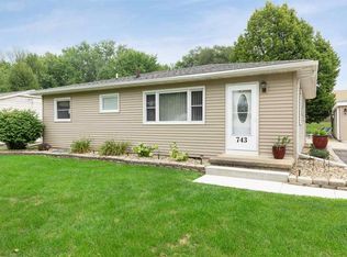 743 Progress Ave, Waterloo, IA 50701