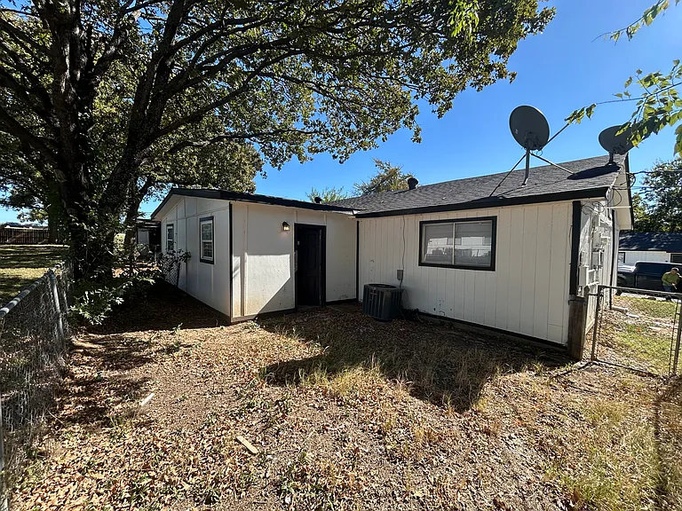 Sunny Terrace Seagoville — Photo 17