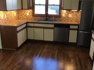 402 Peach Orchard Dr, Greensboro, NC 27455