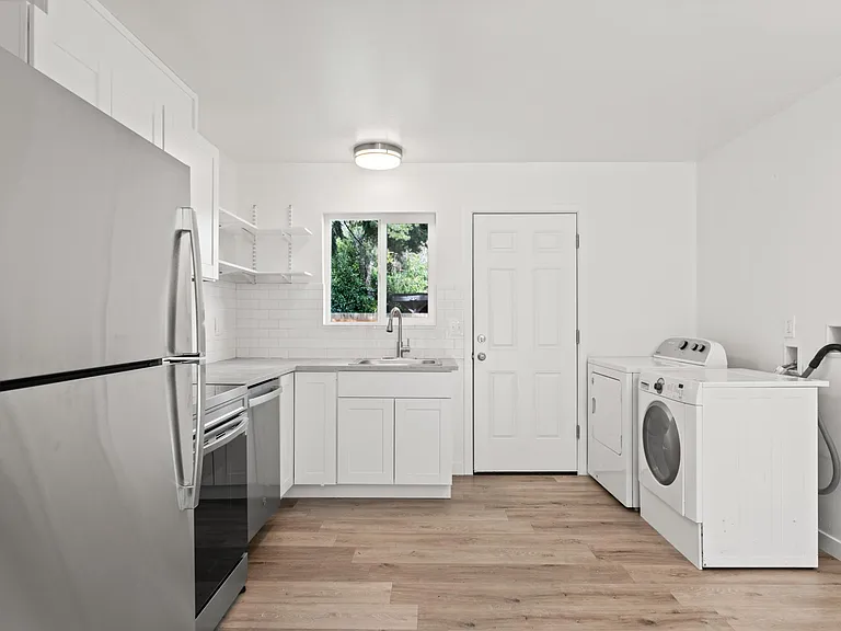 4751 NE 99th Ave #3 — Photo 5