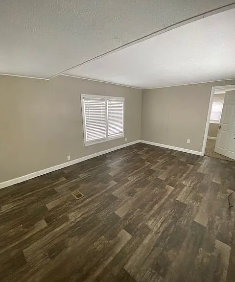 Cloverleaf Village — Photo 10