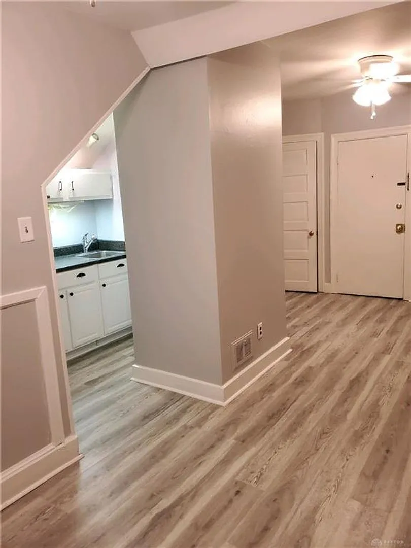 Grafton Hills Apartment — Photo 3