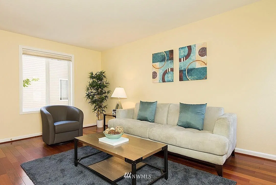 3 bed, 1410 sqft, $2,950 — Photo 2