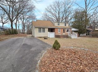 27 Dillmont Drive, Smithtown, NY 11787