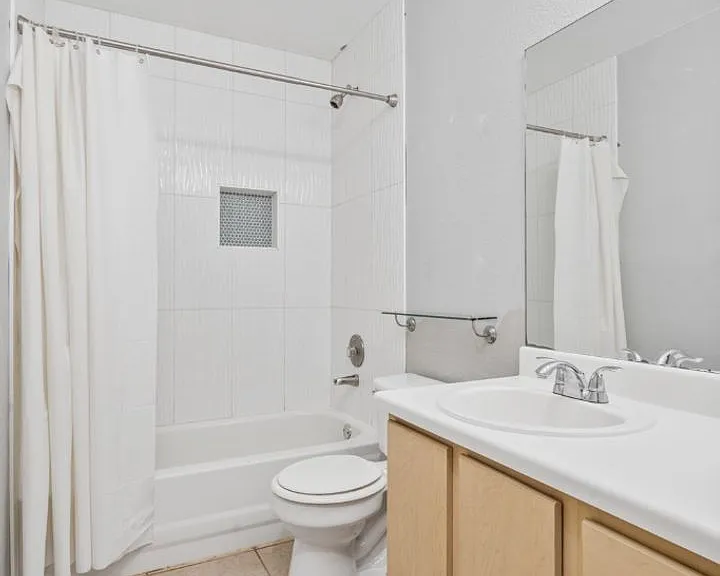 7228 Aldea Dr #B — Photo 11