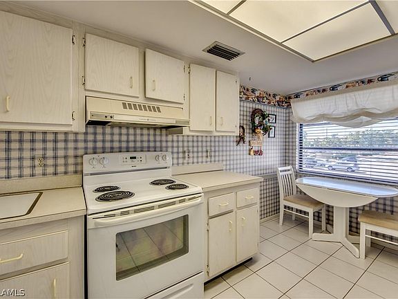 4th image of 4709 Santa Barbara Blvd #4