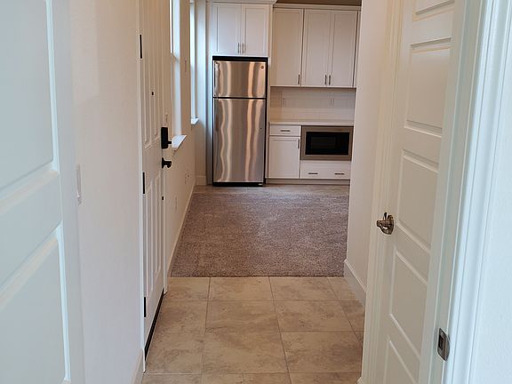 4th image of 4067 Stanwick Ave APT B