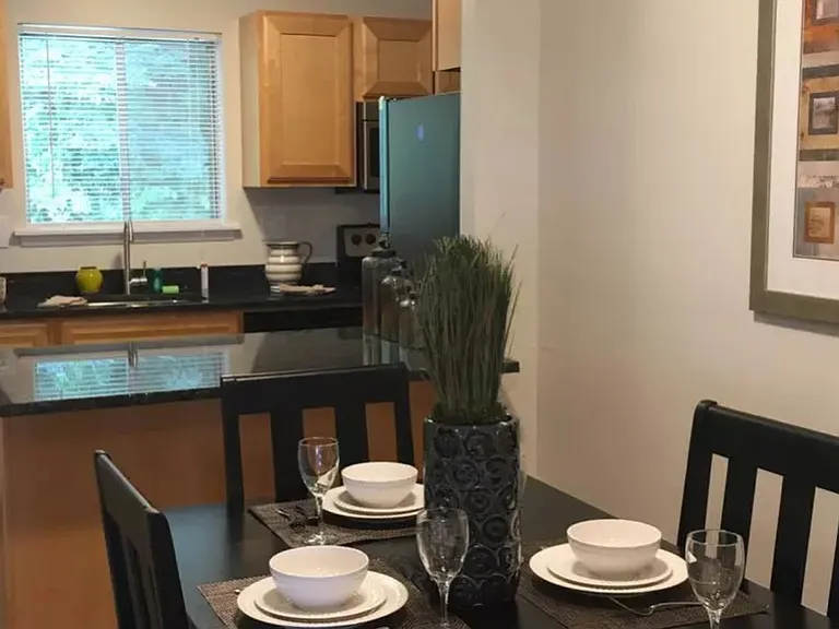 Summit Dining/kitchen
