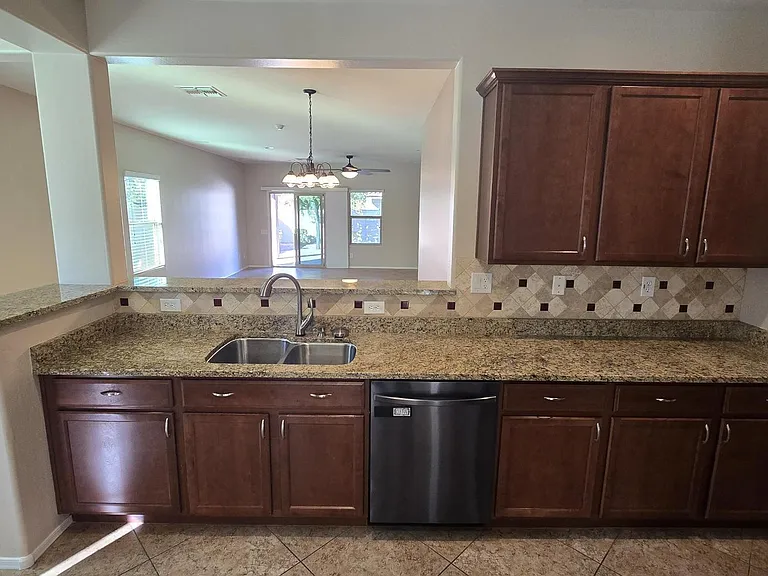10826 W Avenida Del Rey — Photo 4