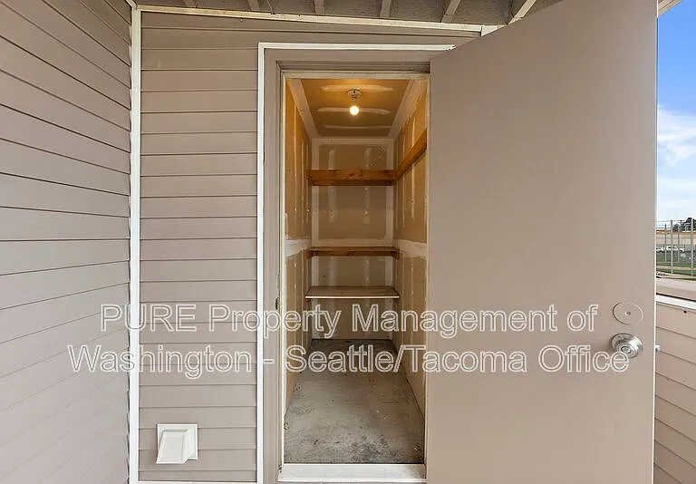 6601 S 8th St — Photo 19