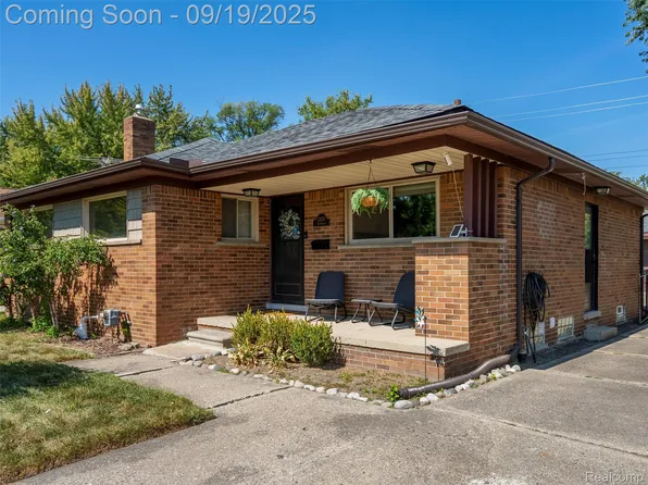 12820 Dartmouth St, Oak Park, MI 48237