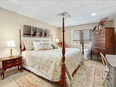 3rd image of 2 2605th Cres