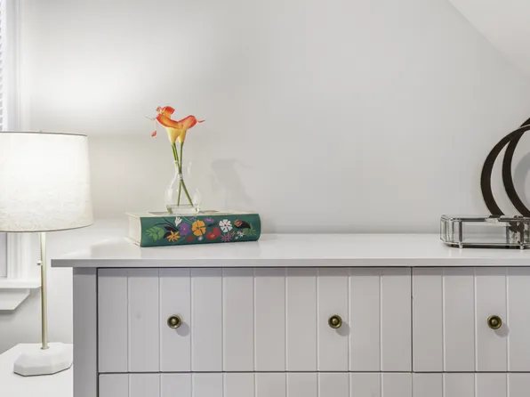 1304 Dean St, St Charles, IL 60174