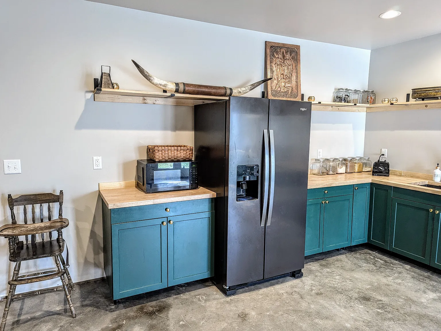 3 bed, 2200 sqft, $1,500 — Photo 4