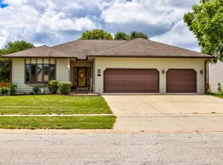 328 Topaz Ct, Ames, IA 50010