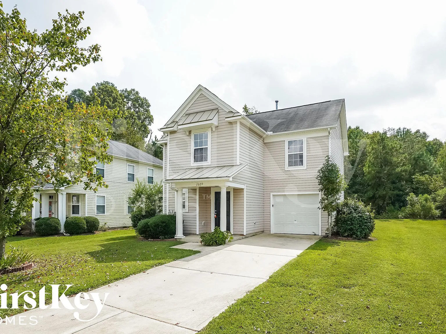 3 bed, 2.5 bath, 2044 sqft, $1,705 — Photo 2