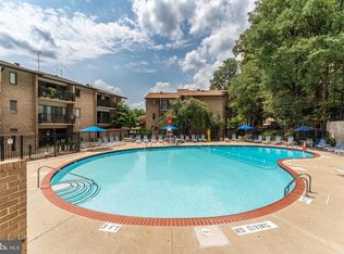 122 Monroe St APT 202, Rockville, MD 20850