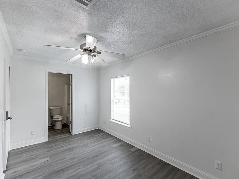 114 Varsity Dr — Photo 21