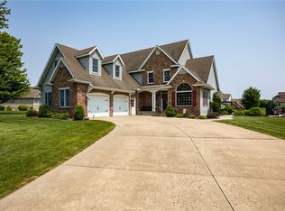 11154 E Ravenwood Ct, Effingham, IL 62401