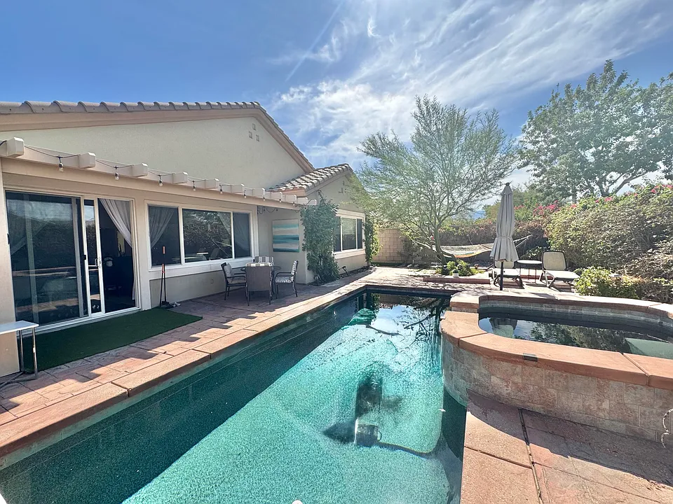 78322 Vinewood Dr