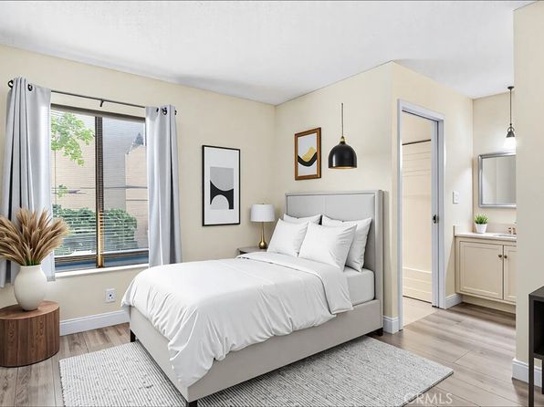 208 Orange Blossom #24, Irvine, CA 92618