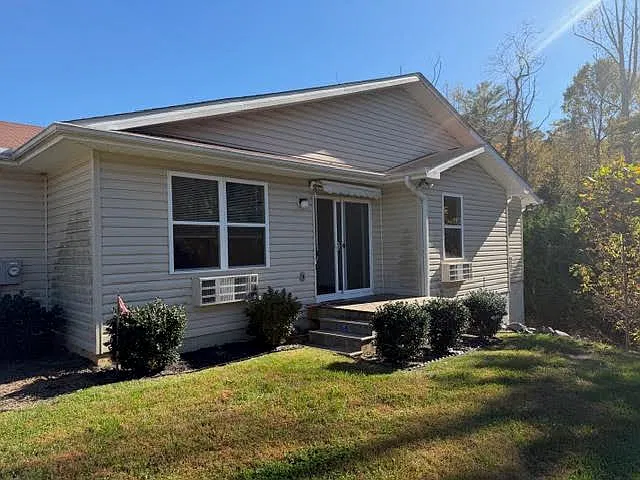 2 bed, $1,650 — Photo 2