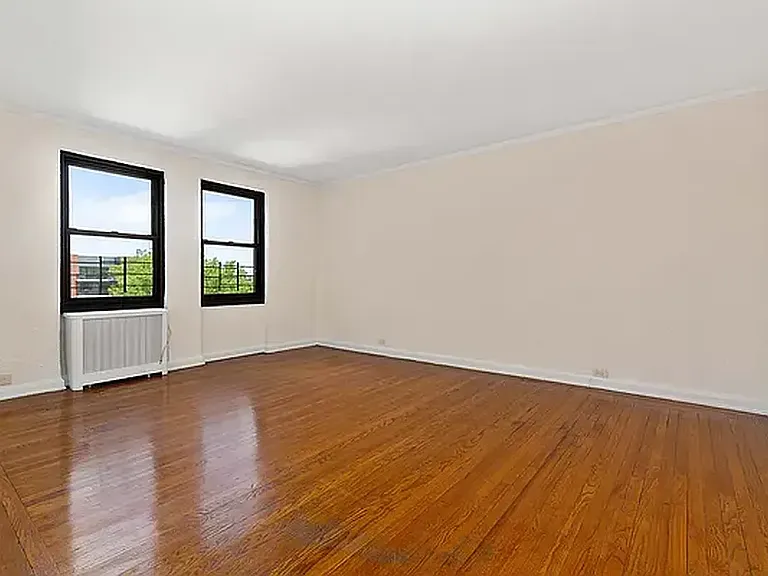 2728 Henry Hudson Pkwy E #A1 — Photo 1